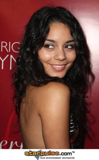Vanessa%20Hudgens-SGG-075078