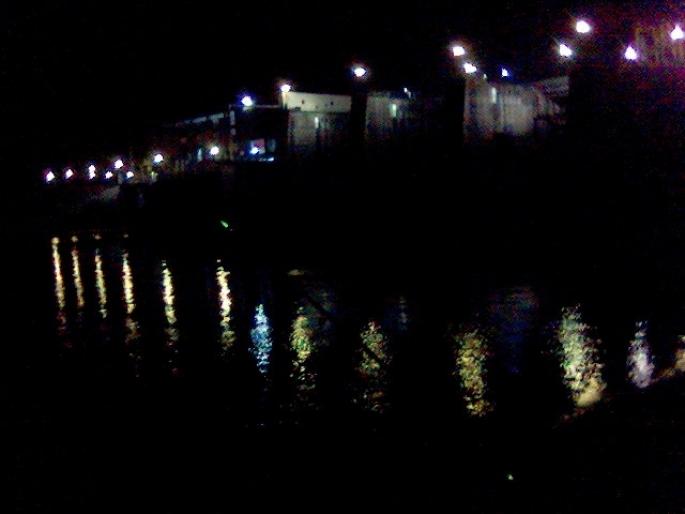 Baraj Zavideni; Barajul de la Zavideni noaptea
