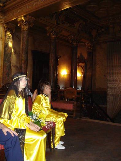 INAINTE DE SPECTACOL.