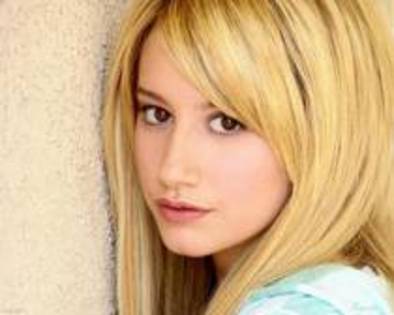 ashley-11 - poze cu ashley tisdale