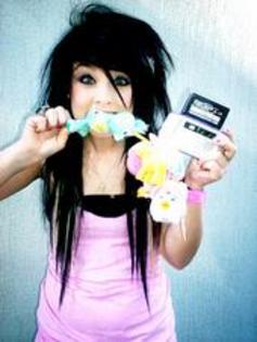 m_192d171c0ccc4fdcb0d95ba8a14c4fb9 - brokelle bones