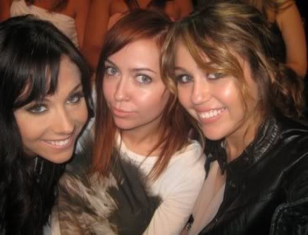 WKFJBVJAOQHPDXZFNLU - Miley and hannah xoxo