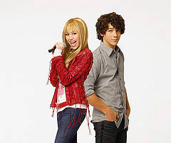 3306995731_57c83881c8_m - miley jonas broathers