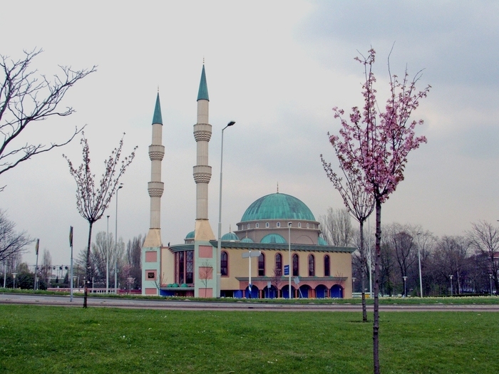 Mawlana Mosque in Rotterdam - Netherlands - Islamic Architecture Around the World