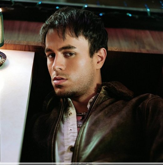 7820_1154870509481_1159233500_30410610_3020599_n - enrique iglesias