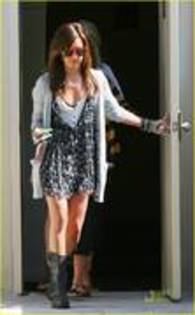 ICYVCZWZJPXIJPJXOAT - vanessa si ashley