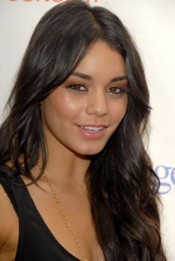 4 voturi - care coafura vanessa hudgens