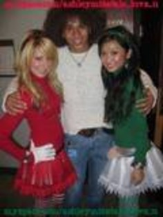 th_12000680644314295 - ASHLEY TISDALE POZE RARE