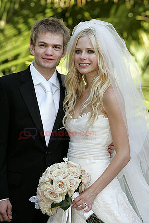 9avril - Avril Lavigne-nunta