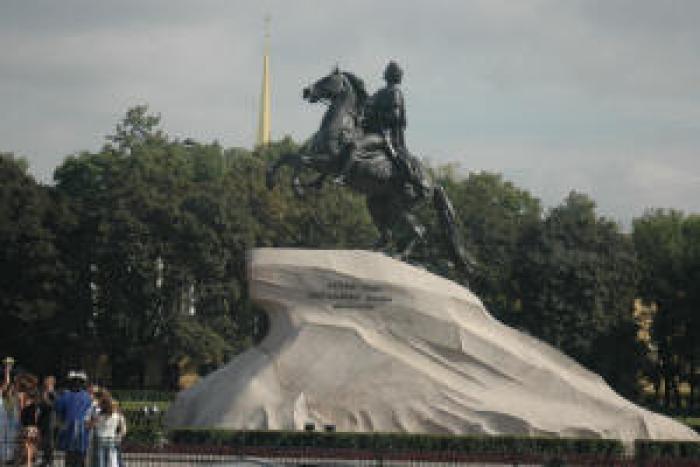 Sankt Petersburg-Calaretul de arama,statuia lui Petru I; Calaretul de arama reprezinta simbolul orasului.
