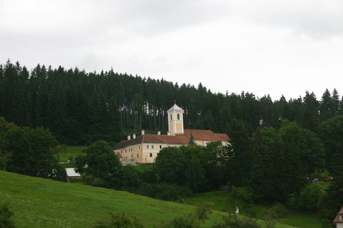 Szarhegyi kolostor=Biserica comun. - Zonank-Our zone-Zona noastra