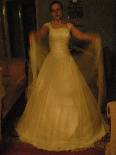 je - my wedding dress
