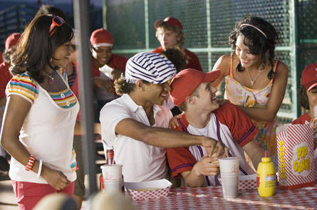 22881318 - high school musical 2