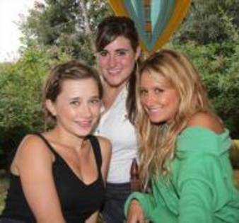 REIDDNJFKAUAPIDKWZD - ashley