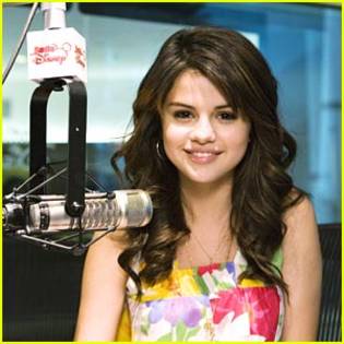 selena-gomez-radio-disney