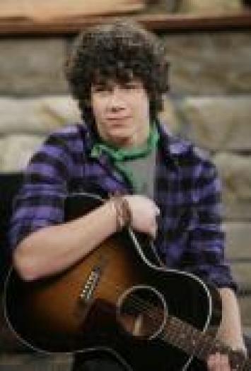 RSPOQLYBOXFJTKSEFJE - nick jonas