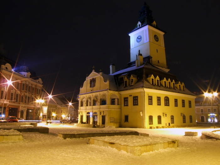 Piata_Sfatului_noaptea - Brasov