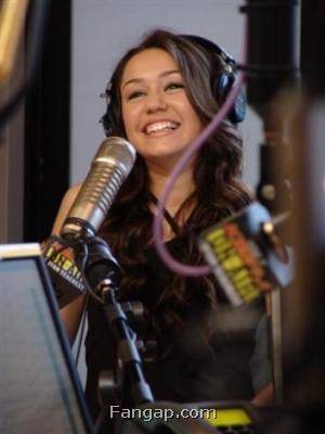 normal_ryanseacrestradio_075 - miley Cyrus
