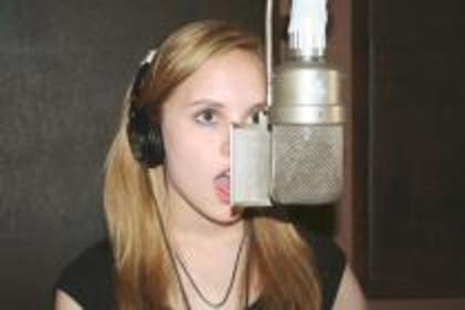 YWNUGYGOCXVFCEOCSHR - meaghan martin