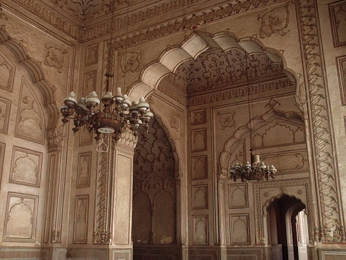 Badshahi Mosque in Lahore - Pakistan (interior) - Islamic Architecture Around the World