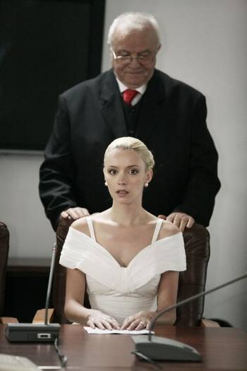 in-episodul-de-vineri-5-iunie-regina-cunoaste-familia-regala_7