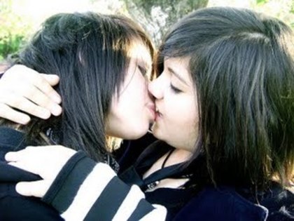 Emo Girls Kissing