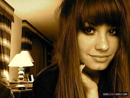 MYYKYWBGFJLHZBCLEJD - pictures demi lovato