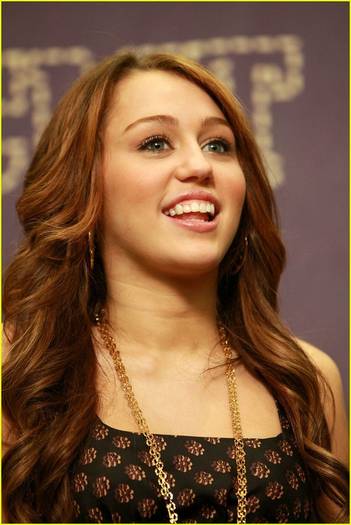 mileycyruscmtperformancba4 - miley Cyrus