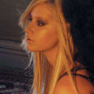 sdfdsfdsf - Ashley Tislade