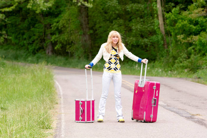 ZEDIPCPGOQEVSTIDFKP - club miley si hannah montana