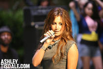 AEVJTIWUHVSONWSDCBE - Ashley Michelle Tisdale