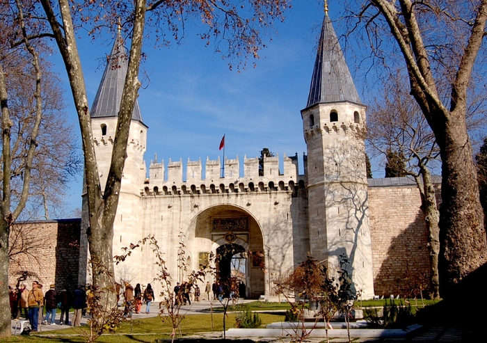 Topkapi Palace in Istanbul - Turkey (gate)