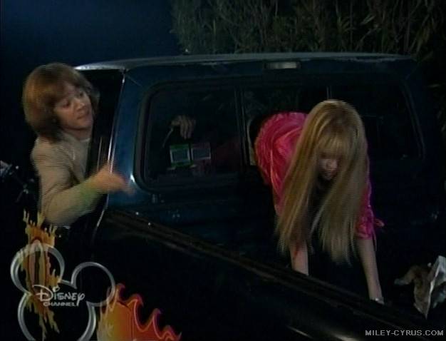 miley-cyrus_dot_com-hannahmontana-ep32caps4001
