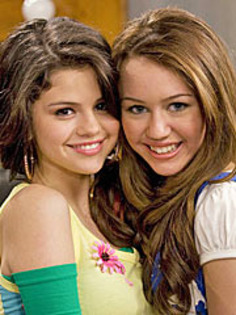 selena_gomez2_240[1] - miley cyrus