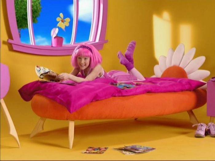 EVUTYLPPBLLTHKVVUAX - Stefania Lazy Town