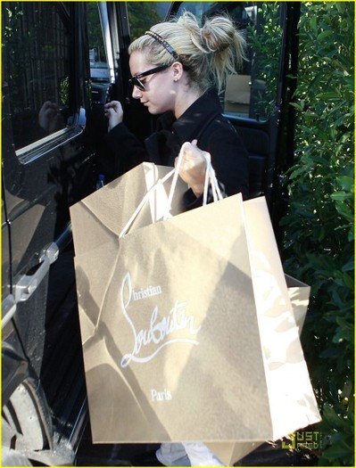 143f3w6 - Ashley Tisdale