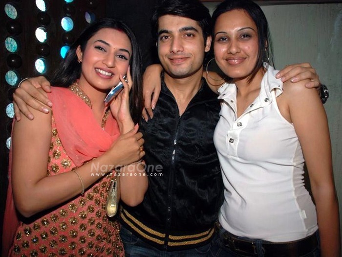 Divyanka , Panjabi si Sharad