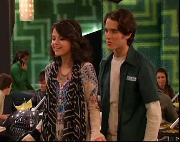 Image14 - wizards of waverley place THE MOVE