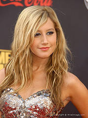 2121101509_7006059fa9_m - ashley tisdale