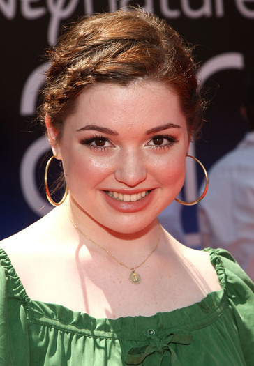 Premiere+Disneynature+Earth+Arrivals+mPRTg7iUQHhl - Jennifer Stone