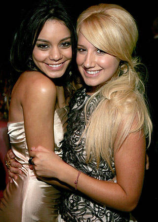 vanessa_hudgens-gal-12 - Ashley si Vanessa