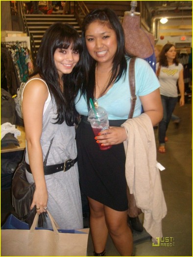 2ztfxpt - Vanessa Hudgens is Aritzia Amazing