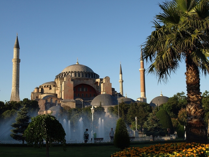 Hagia Sophia in Istanbul - Turkey (exterior) - Islamic Architecture Around the World