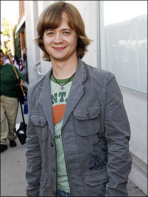 i301314209_38969_4 - Jason Earles