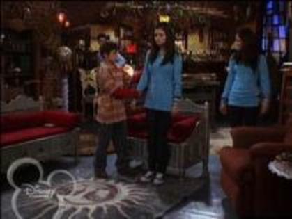 QMXYARYSKFBDHACKYCH - magicienii din waverly place