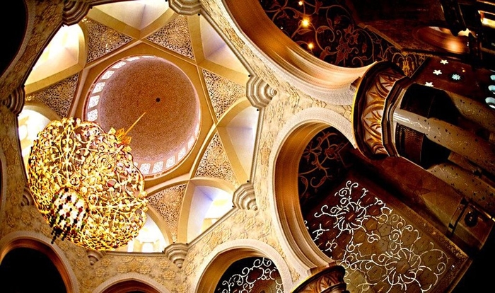 Sheikh Zayed Mosque in Dubai (interior) - Islamic Architecture Around the World