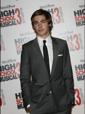 MV5BMjEzMjExODU3N15BMl5BanBnXkFtZTcwODI2MTc5MQ@@._V1._SX299_SY400_ - Vedete Americane