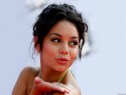 albumf40858n244553_220_220 - Vanessa Hudgens