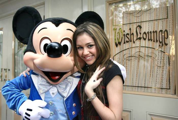 Miley si Mikie Mouse 2006 - Miley Cyrus 2