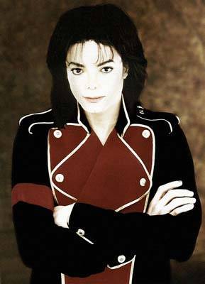 KPTSPVXKXXESLHRDMGE - Poze Michael Jackson imbracat in uniforme